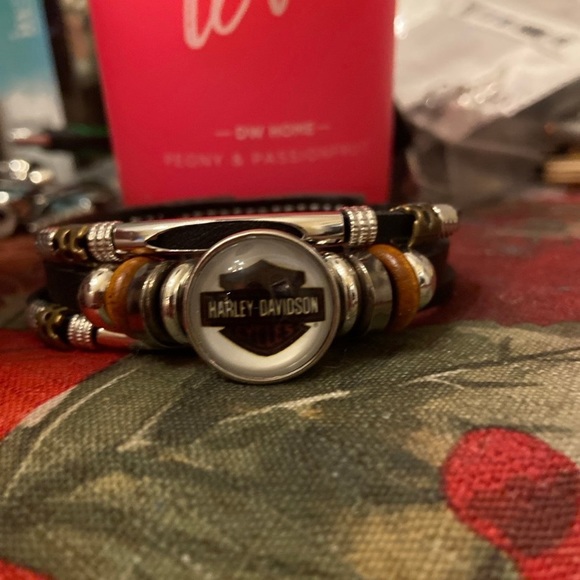 HD Snap Bracelet - Picture 7 of 8